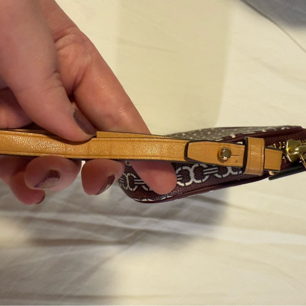 Tory Burch Gemini Wristlet - Picture 8 of 9